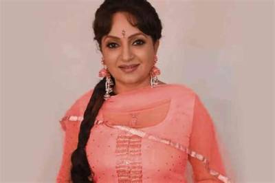 Upasana Singh - Net Worth, Age, Height, Birthday, Bio, Wiki!