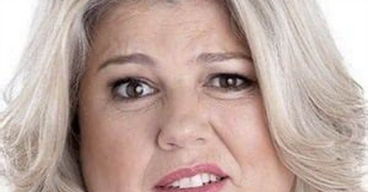 Urzila Carlson - Net Worth, Age, Height, Birthday, Bio, Wiki!
