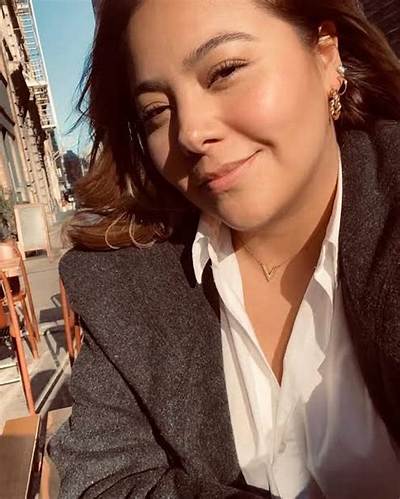 Valentina Cuenca - Net Worth, Age, Height, Birthday, Bio, Wiki!