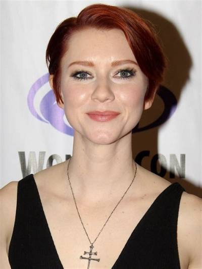Valorie Curry - Net Worth, Age, Height, Birthday, Bio, Wiki!