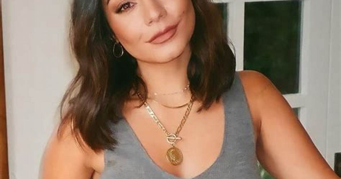 Vanessa Hudgens Net Worth, Age, Height, Bio, Birthday, Wiki!