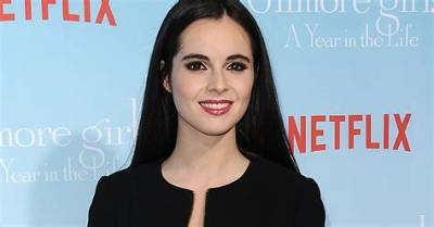 Vanessa Marano Net Worth 2024, Age, Height, Bio, Birthday, Wiki!