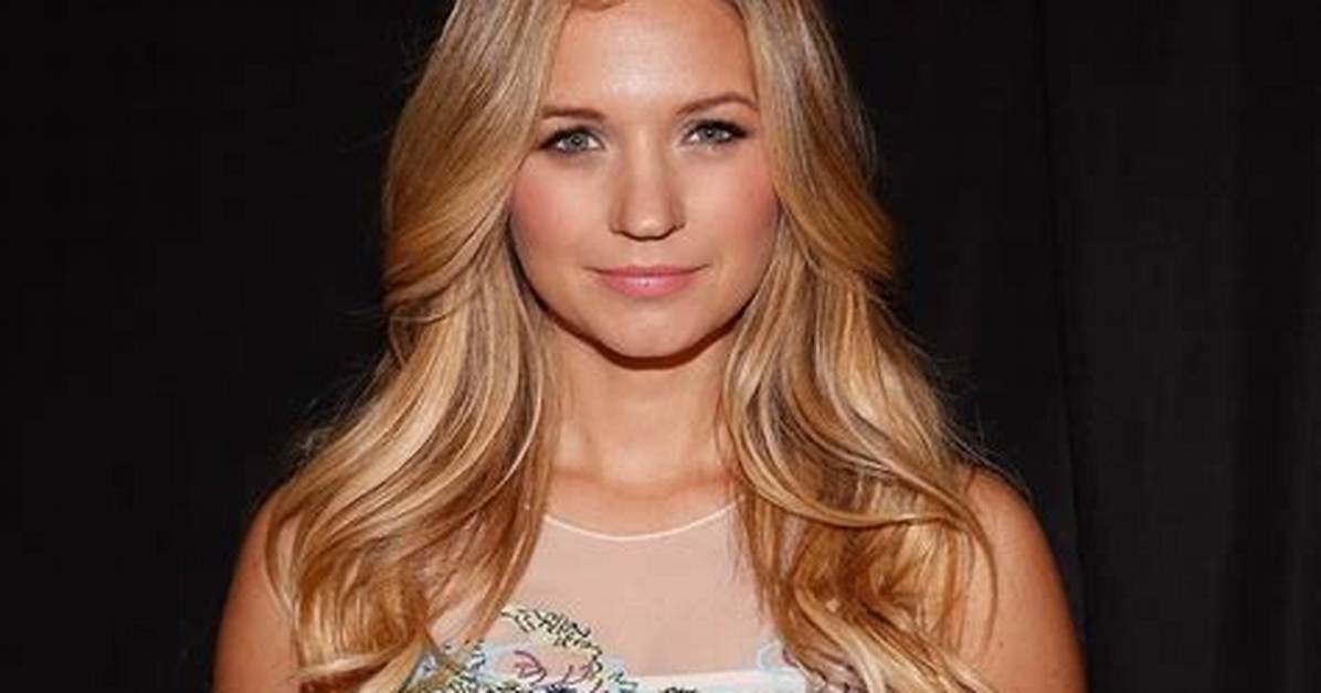 Vanessa Ray Net Worth, Age, Height, Bio, Birthday, Wiki!