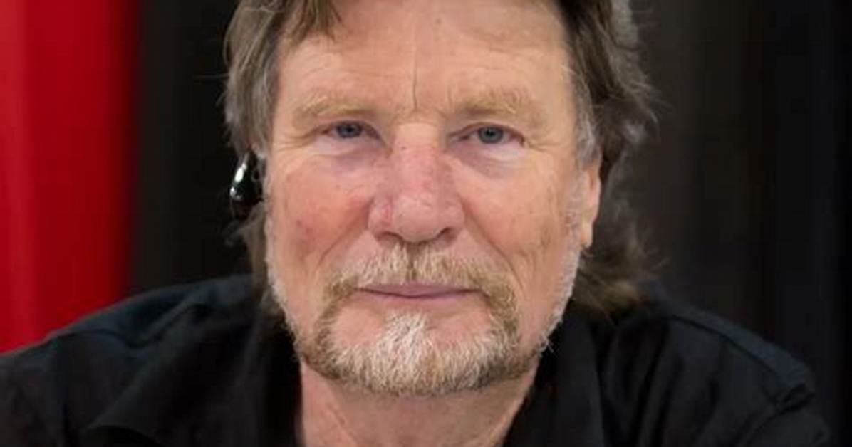 Vernon Wells - Net Worth, Age, Height, Birthday, Bio, Wiki!