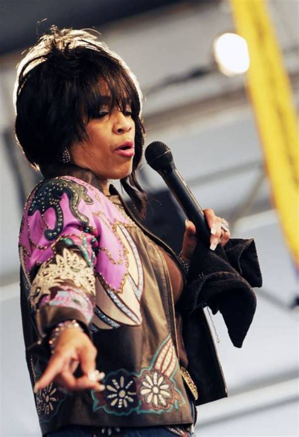 Vickie Winans - Net Worth, Age, Height, Birthday, Bio, Wiki!