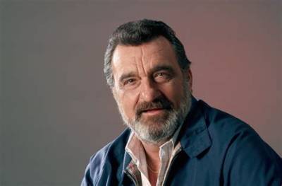 Victor French Net Worth, Age, Height, Bio, Birthday, Wiki!