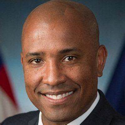 Victor Glover - Net Worth, Age, Height, Birthday, Bio, Wiki!