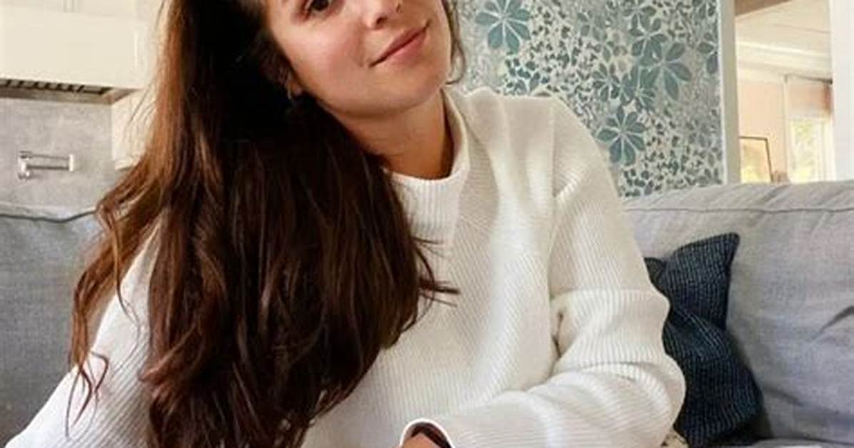 Victoria Aveyard Net Worth, Age, Height, Bio, Birthday, Wiki!