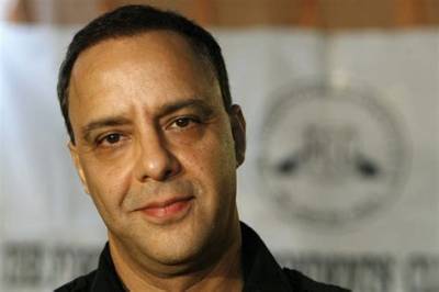 Vidhu Vinod Chopra Net Worth, Age, Height, Bio, Birthday, Wiki!