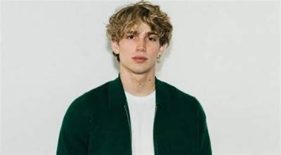 Vinnie Curto Net Worth, Age, Height, Bio, Birthday, Wiki!