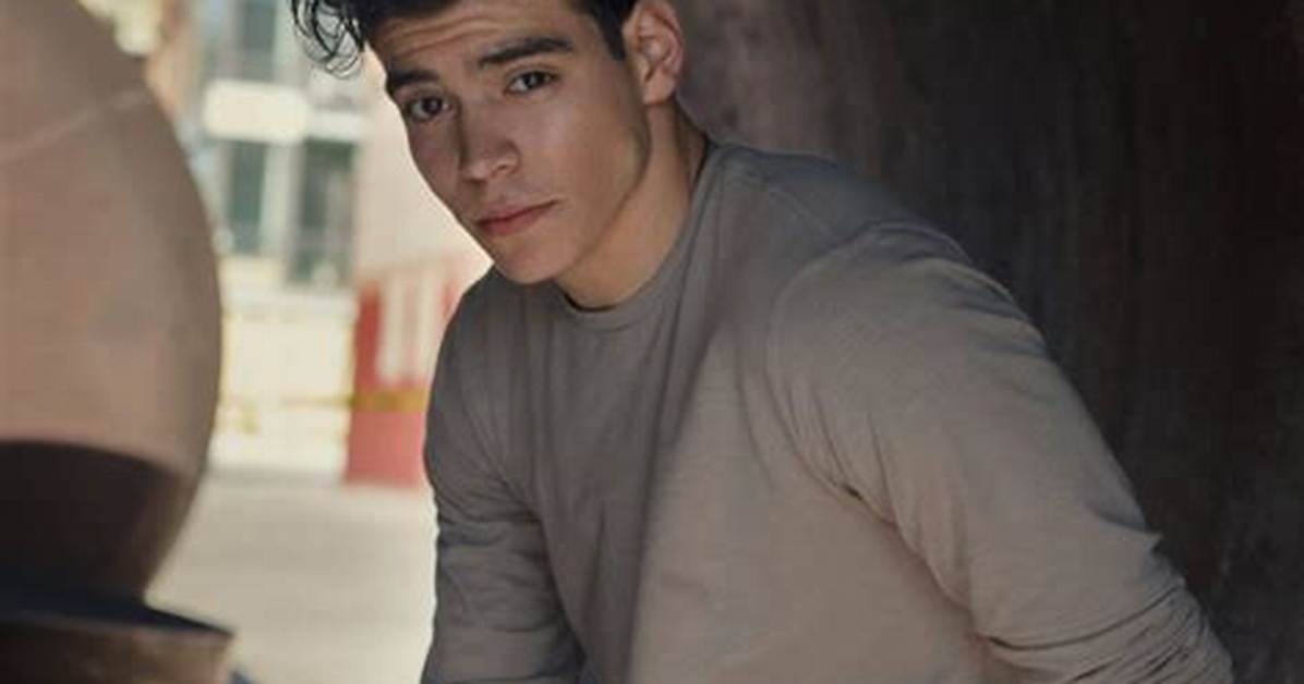 Wade Dominguez - Net Worth, Age, Height, Birthday, Bio, Wiki!