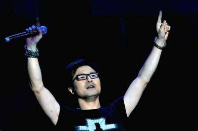 Wang Feng Net Worth, Age, Height, Bio, Birthday, Wiki!