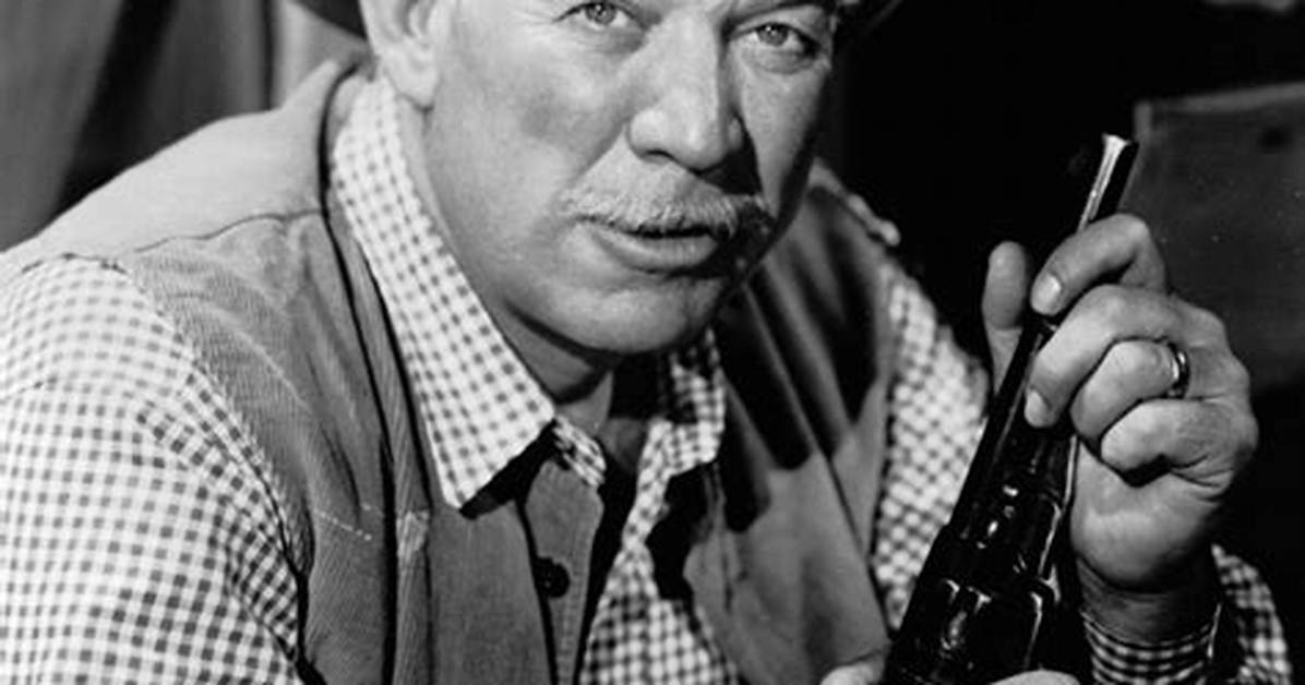 Ward Bond Net Worth, Age, Height, Bio, Birthday, Wiki!