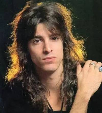 Warren Demartini Net Worth, Age, Height, Bio, Birthday, Wiki!