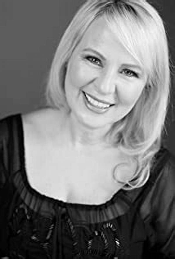 Wendee Lee - Net Worth, Age, Height, Birthday, Bio, Wiki!
