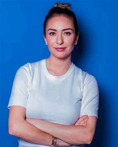 Whitney Wolfe - Net Worth, Age, Height, Birthday, Bio, Wiki!