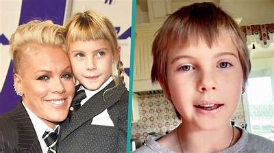 Willow Sage Hart Net Worth, Age, Height, Bio, Birthday, Wiki!