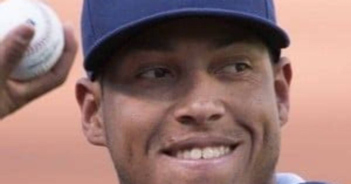 Yangervis Solarte - Net Worth, Age, Height, Birthday, Bio, Wiki!