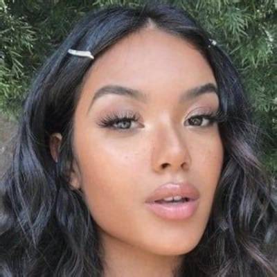 Yarelis Oliveras - Net Worth, Age, Height, Birthday, Bio, Wiki!