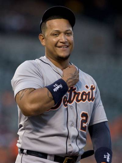 Yesus Cabrera - Net Worth, Age, Height, Birthday, Bio, Wiki!