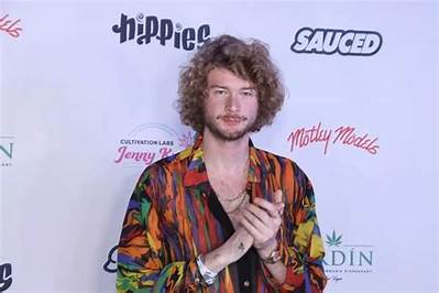 Yung Dari - Net Worth, Age, Height, Birthday, Bio, Wiki!