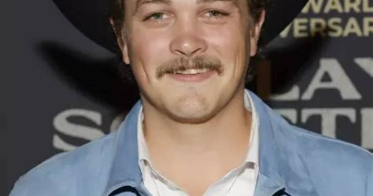 Zach Lutz - Net Worth, Age, Height, Birthday, Bio, Wiki!