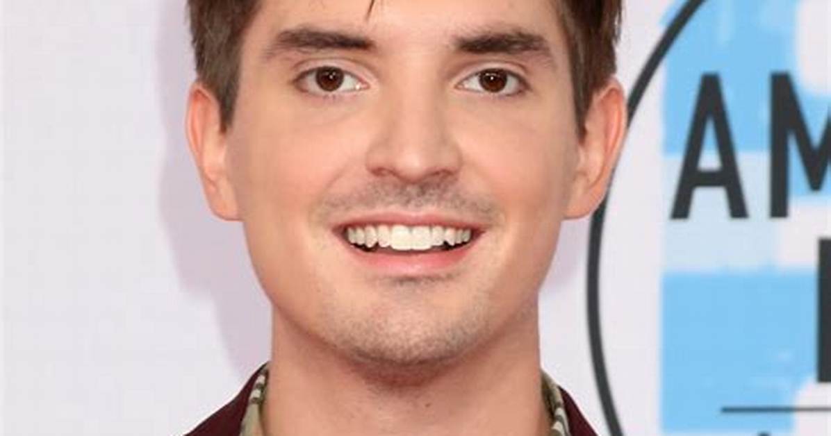 Zach Sang Net Worth, Age, Height, Bio, Birthday, Wiki!