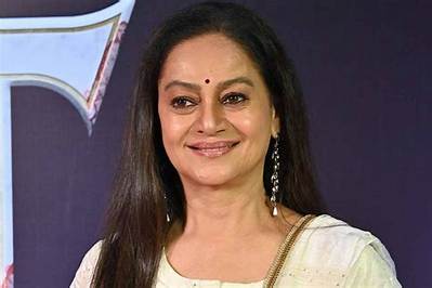 Zarina Wahab Net Worth, Age, Height, Bio, Birthday, Wiki!