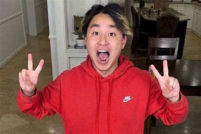 Zhong Hongyan Net Worth 2024, Age, Height, Bio, Birthday, Wiki!