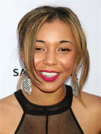Zoe Soul - Net Worth, Age, Height, Birthday, Bio, Wiki!
