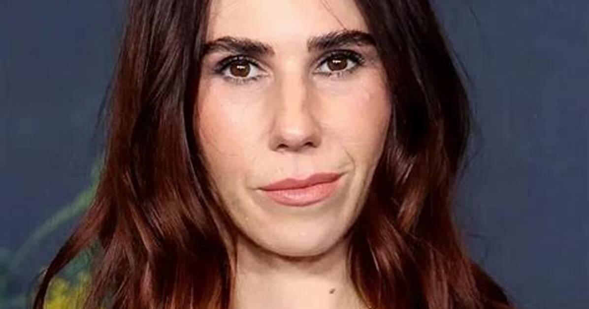 Zosia Mamet Net Worth, Age, Height, Bio, Birthday, Wiki!