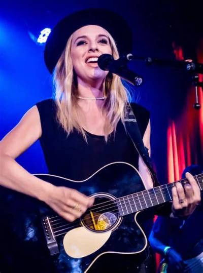 Zz Ward Net Worth, Age, Height, Bio, Birthday, Wiki!